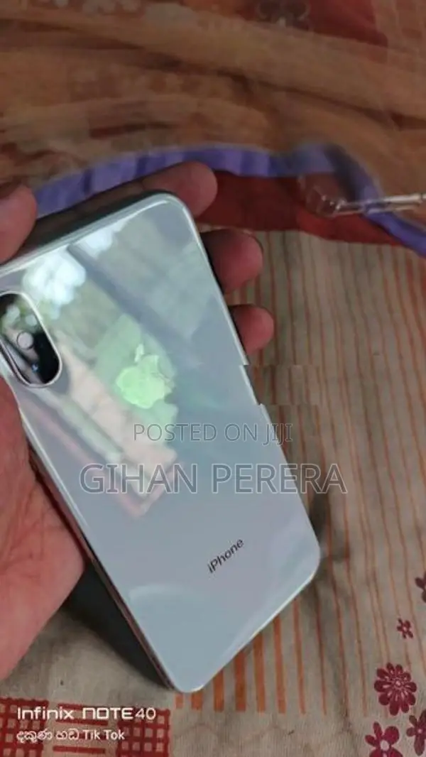 Apple iPhone XS (Used)