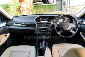 Mercedes Benz E200 Avant-garde 2010