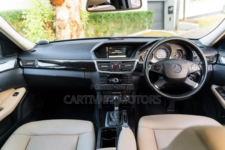 Mercedes Benz E200 Avant-garde 2010