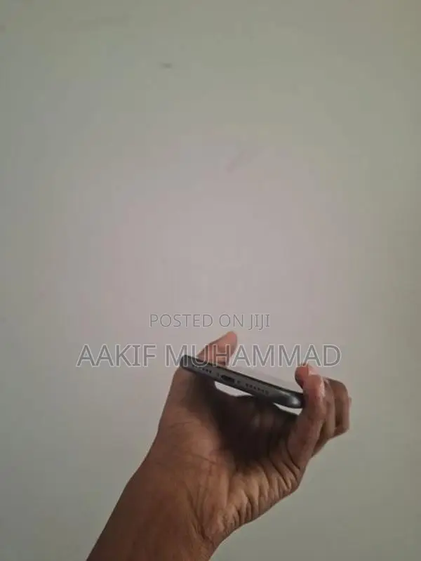 Apple iPhone 11 (Used)