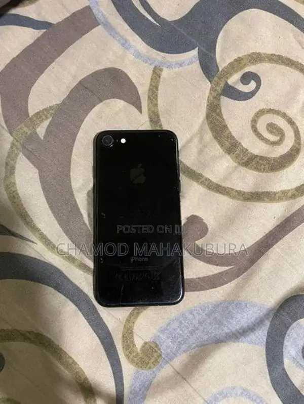Apple iPhone 7 (Used)