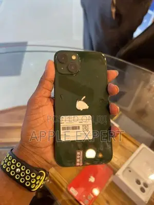 Apple iPhone 13 (Used)