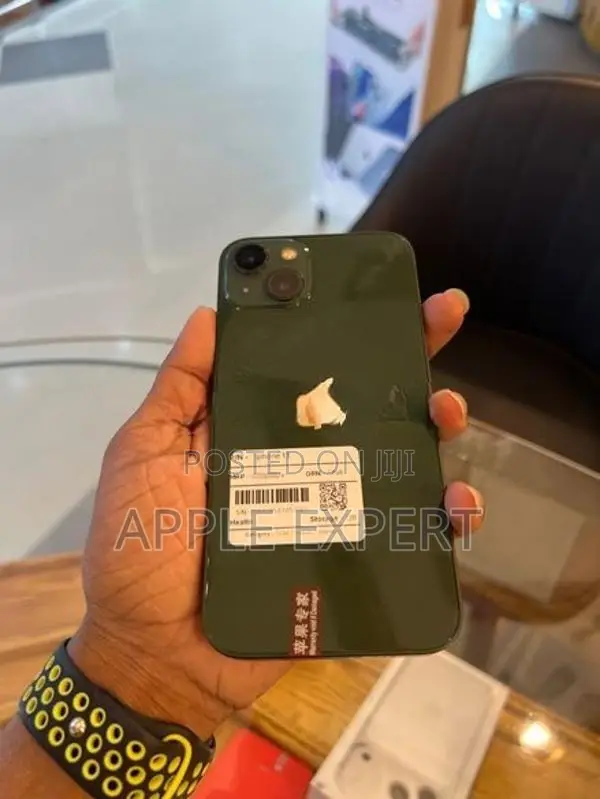 Apple iPhone 13 (Used)