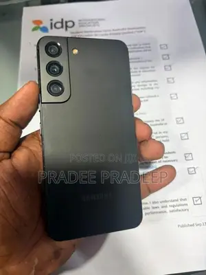 Samsung Galaxy S22 (Used)