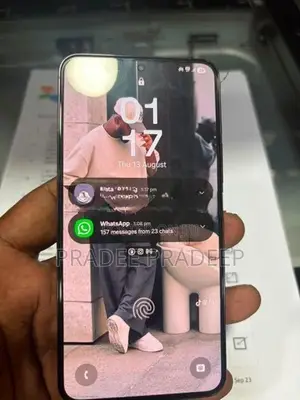 Samsung Galaxy S22 (Used)
