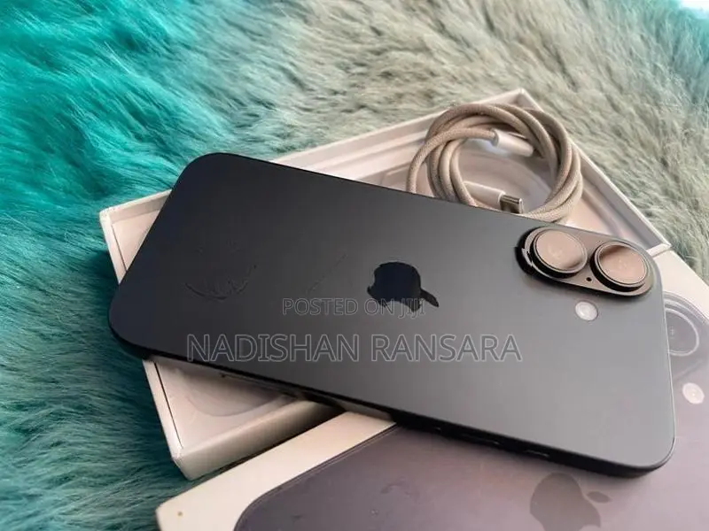 Apple iPhone 16 (Used)