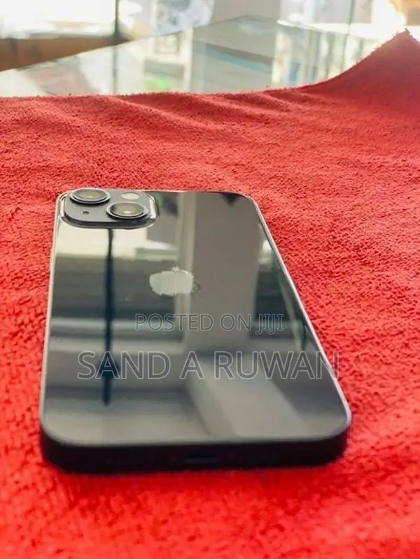 Apple iPhone 13 (Used)