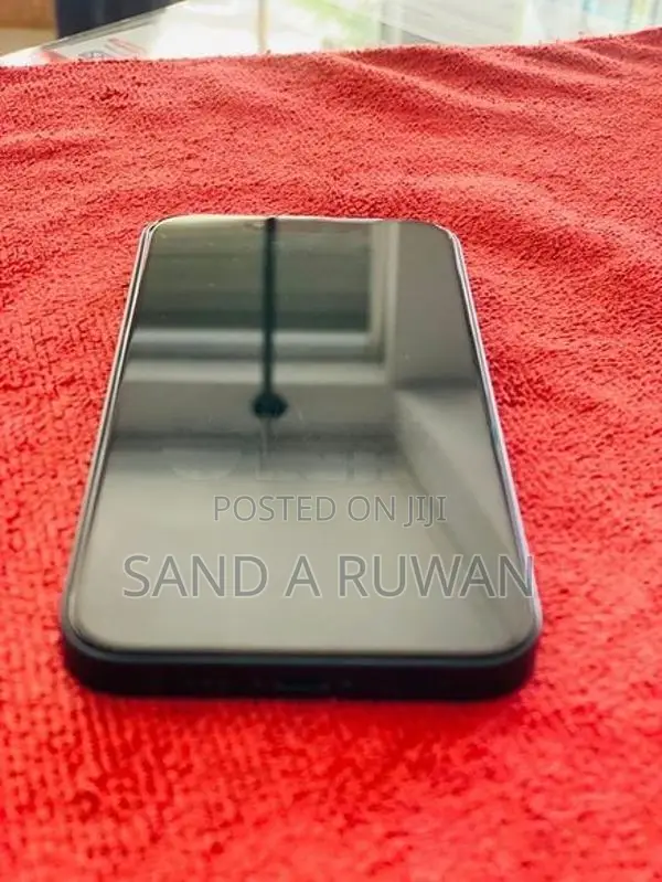 Apple iPhone 13 (Used)