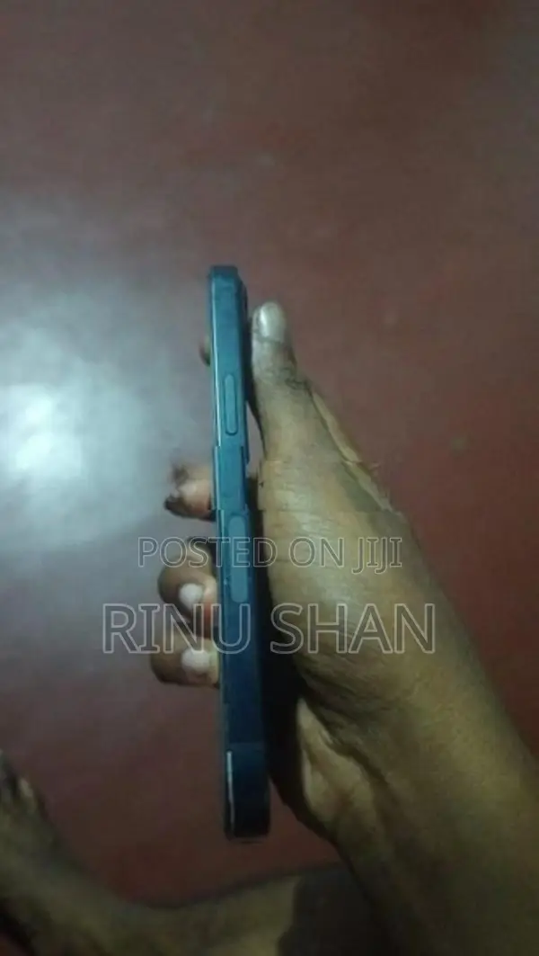 Apple iPhone 13 (Used)