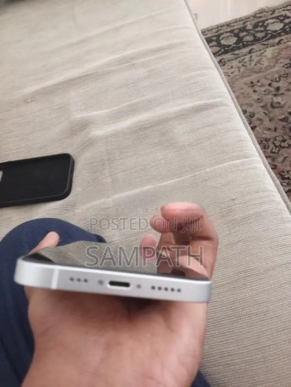 Apple iPhone 12 (Used)