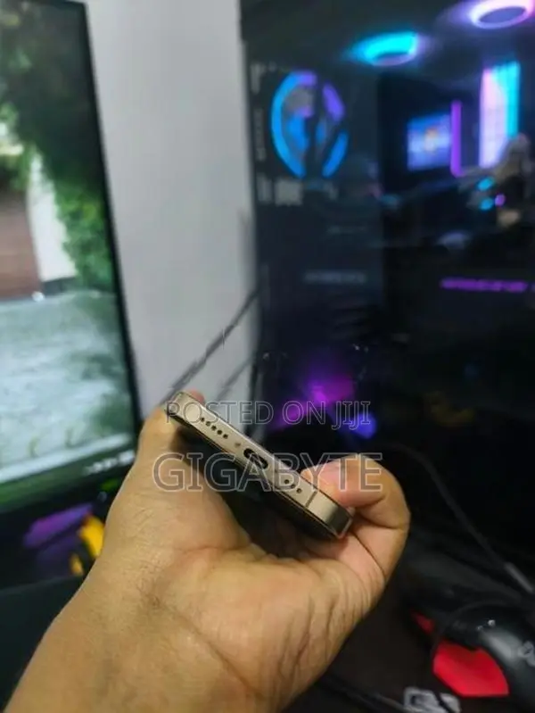 Apple iPhone 16 Pro (Used)