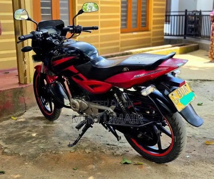 Bajaj Pulsar 150 2015