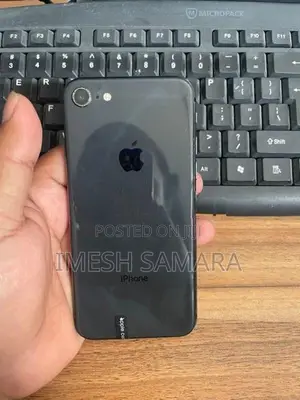 Apple iPhone 8 (Used)