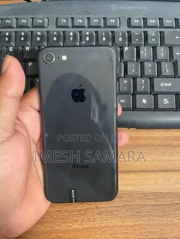 Apple iPhone 8 (Used)