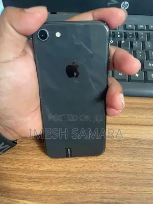 Apple iPhone 8 (Used)