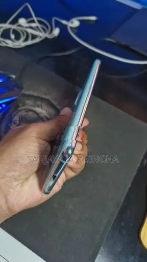 Samsung Galaxy S20FE (Used)