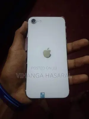 Apple iPhone SE 2 (Used)