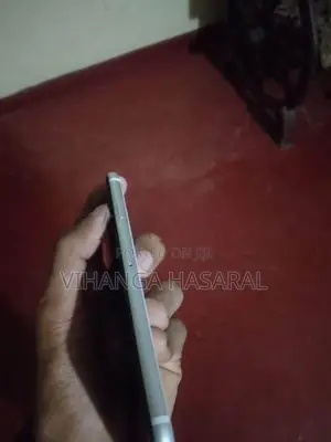 Apple iPhone SE 2 (Used)