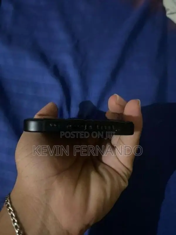 Apple iPhone 16 (Used)