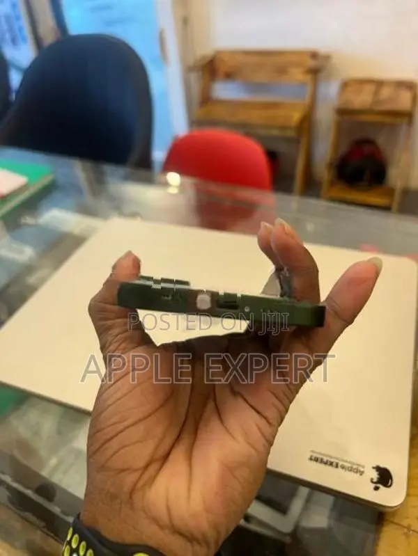 Apple iPhone 13 (Used)