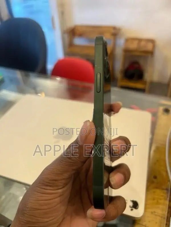 Apple iPhone 13 (Used)