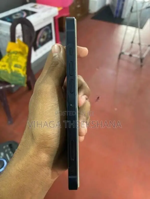 Apple iPhone 13 (Used)