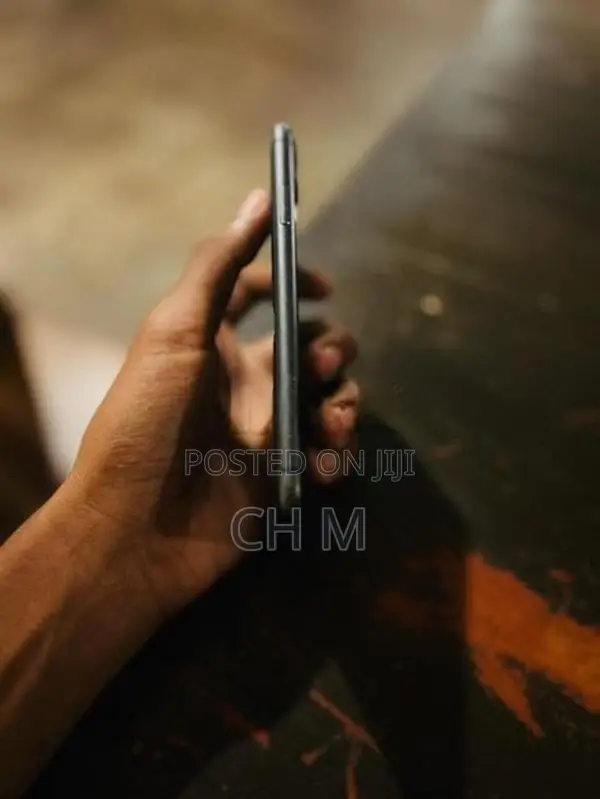 Apple iPhone 11 (Used)
