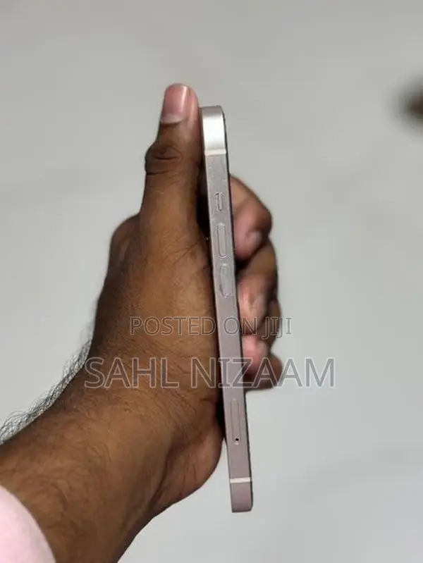 Apple iPhone 13 (Used)