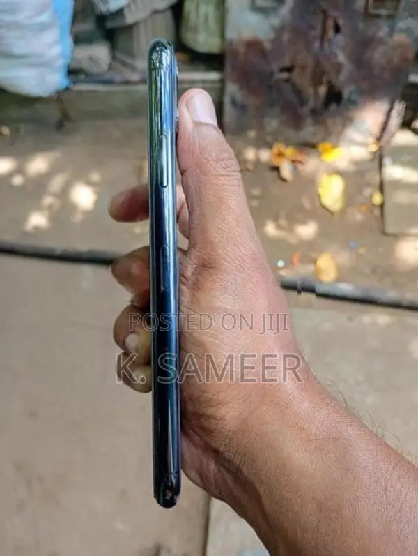 Apple iPhone 11 Pro Max (Used)