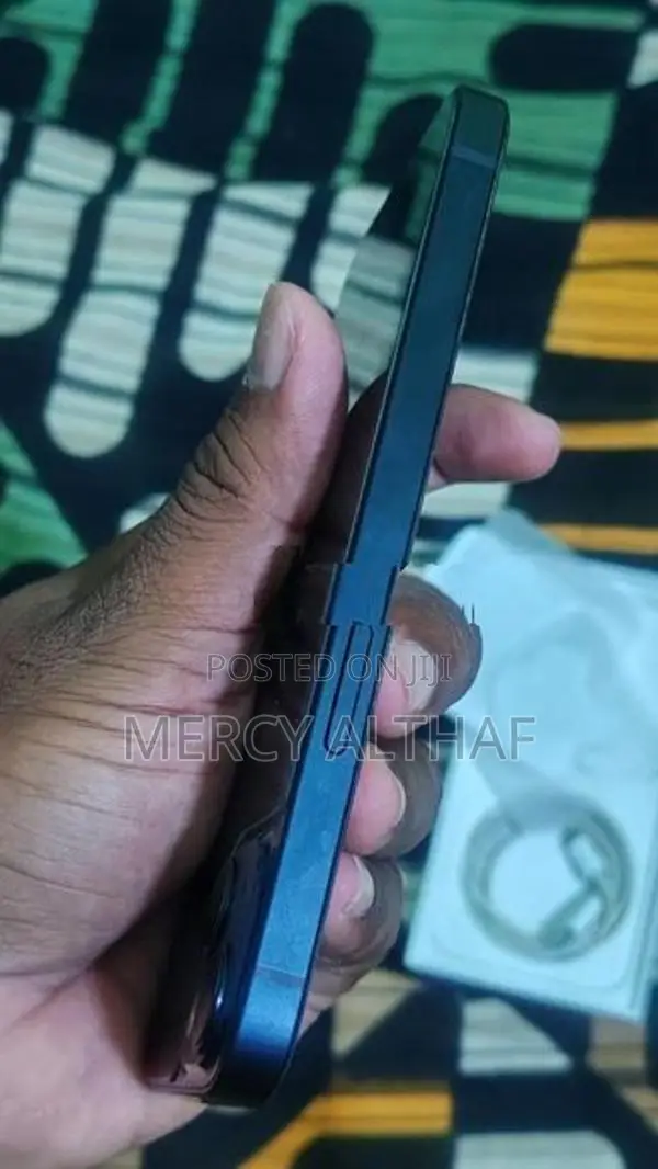 Apple iPhone 13 (Used)