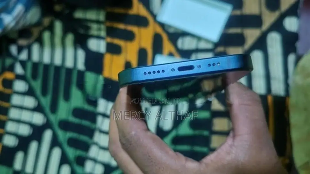 Apple iPhone 13 (Used)