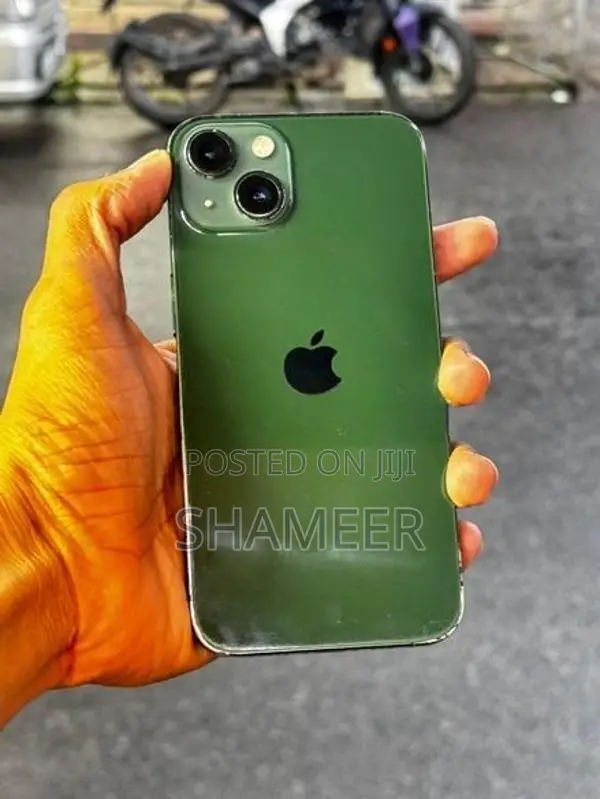 Apple iPhone 13 (Used)