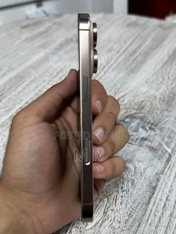 Apple iPhone 16 Pro (Used)