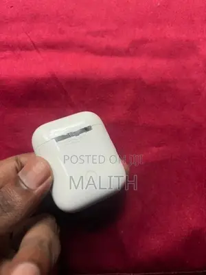 Apple AirPods 1st Gen
