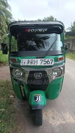Bajaj RE 2015