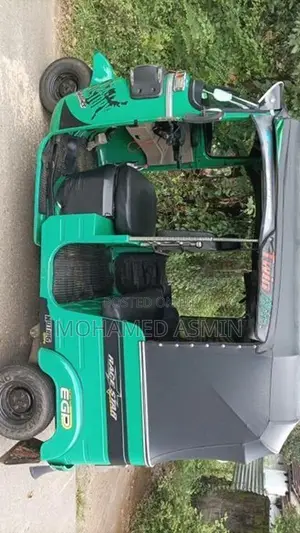 Bajaj RE 2015