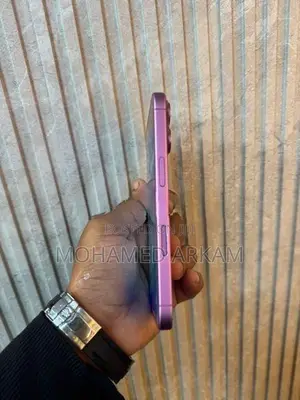 Apple iPhone 16 (Used)
