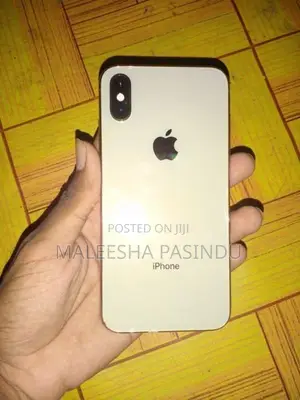Apple iPhone XS (Used)