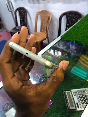Samsung Galaxy S6 (Used)