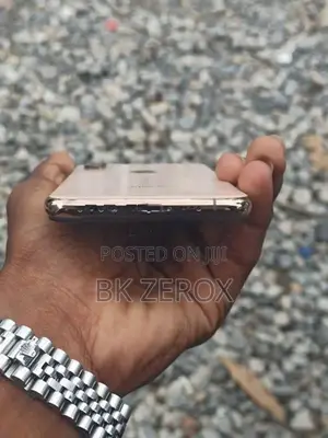 Apple iPhone XS (Used)
