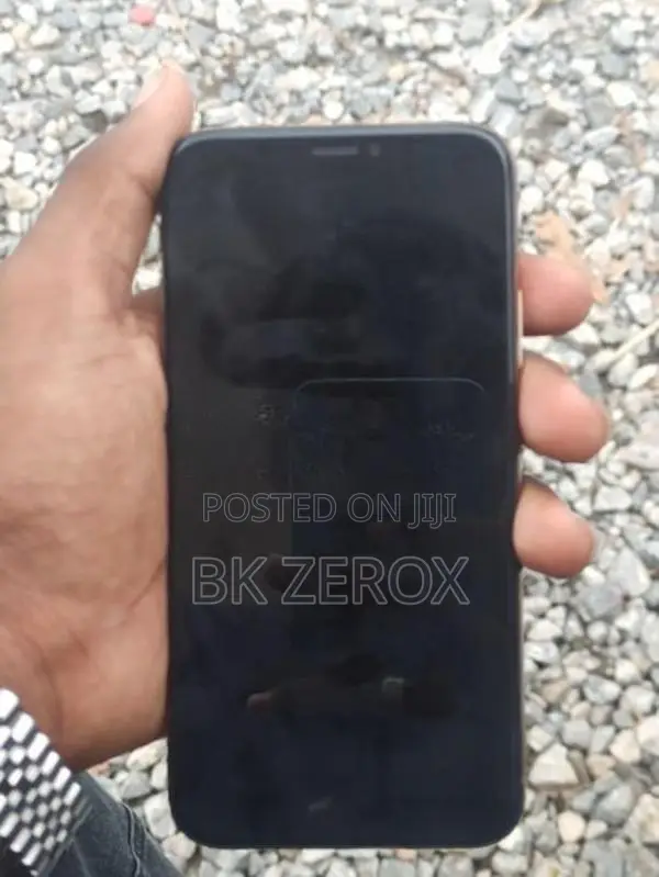 Apple iPhone XS (Used)