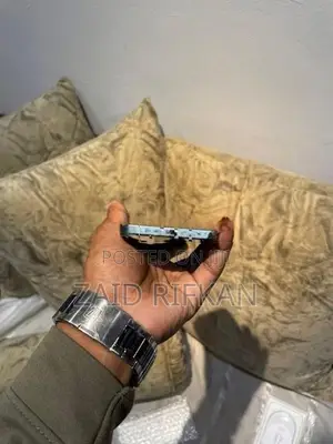 Apple iPhone 16 (Used)