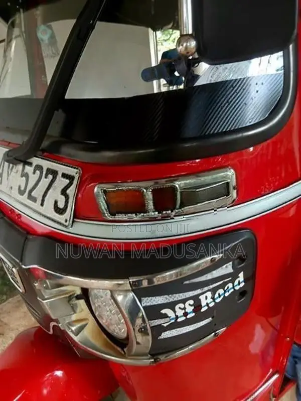 Bajaj RE 2015