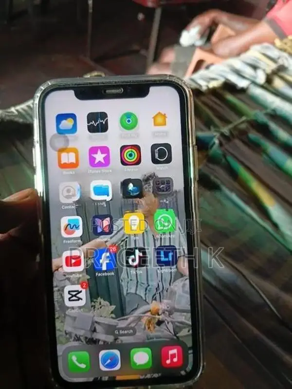 Apple iPhone XR (Used)