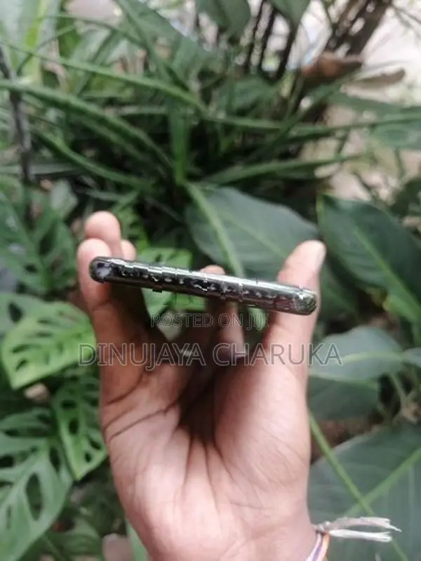 Apple iPhone XS (Used)