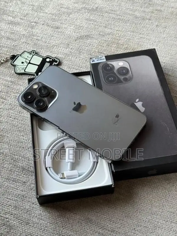 Apple iPhone 13 (Used)