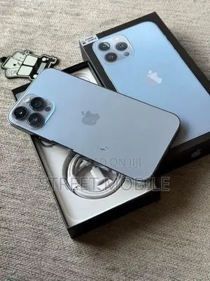 Apple iPhone 13 (Used)