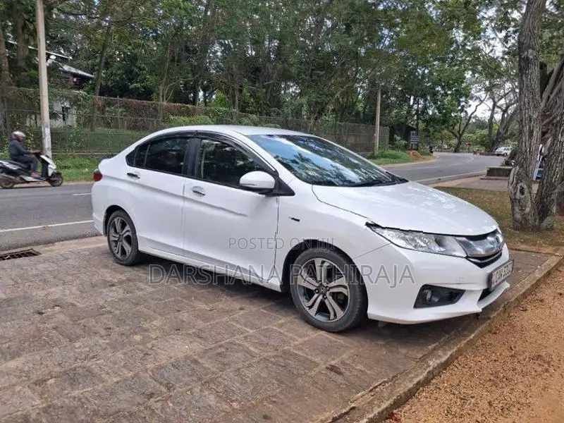 Honda Grace 2016