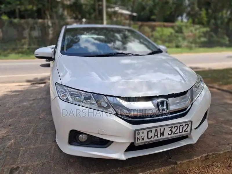 Honda Grace 2016