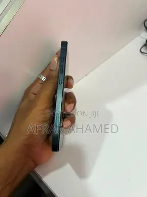 Apple iPhone 13 (Used)